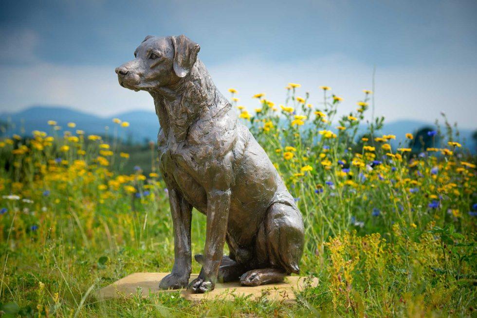額装「忠犬」Dogs are very loyal Limited Edition 'Sitting Sporting Labrador' by Tanya Russell